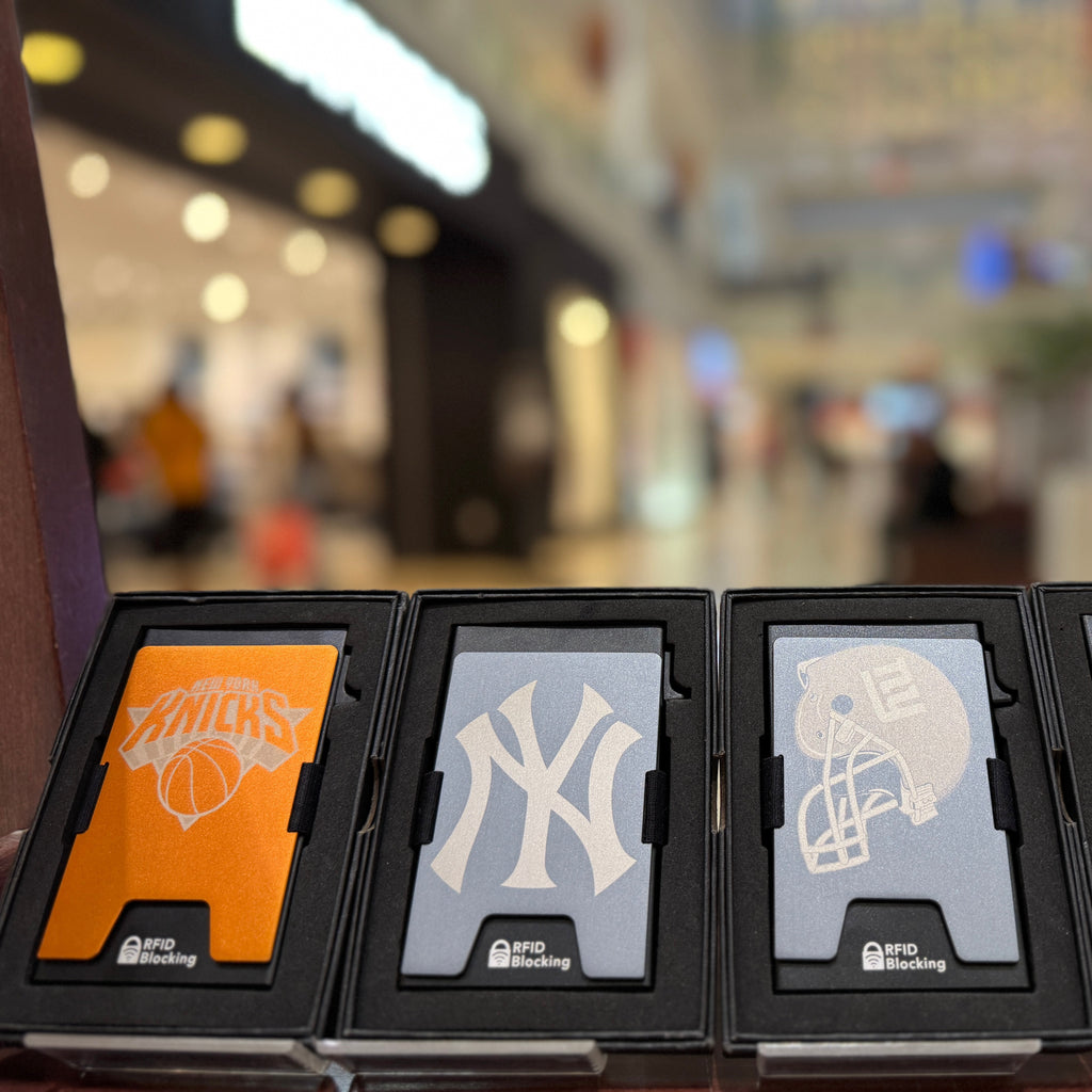 Custom Minimalistic Wallet 12 Cards and 8 bills